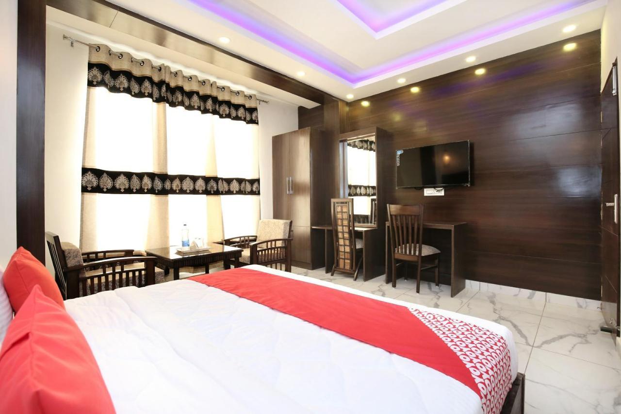 Hotel Oyo Ska Hometel 3*