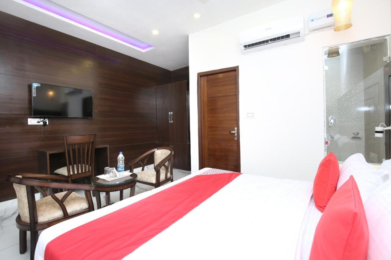 Hotel Oyo Ska Hometel 3*